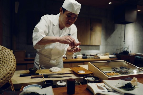 Où apprendre la cuisine japonaise traditionnelle avec des chefs à Kyoto ?